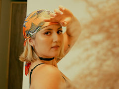 GregoriaTonelli - blond female webcam at LiveJasmin