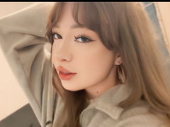 GwenGreens - female with brown hair webcam at LiveJasmin