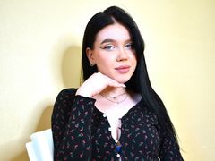 HaileyDevidson - female with brown hair webcam at LiveJasmin