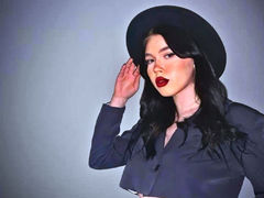 HaileyDevidson - female with brown hair webcam at LiveJasmin