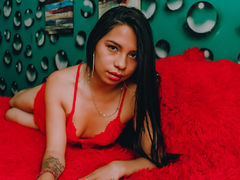 CarolGonzalez - female with black hair webcam at LiveJasmin