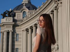 HannahKale - female with brown hair webcam at LiveJasmin