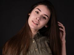HannahHenn - female with brown hair and  small tits webcam at LiveJasmin