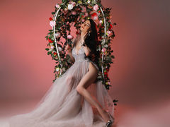 HannahReynolds - female with black hair and  big tits webcam at LiveJasmin