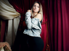 HarleyMoore - female with brown hair and  small tits webcam at LiveJasmin