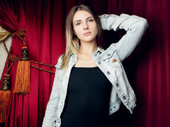 HarleyMoore - female with brown hair and  small tits webcam at LiveJasmin