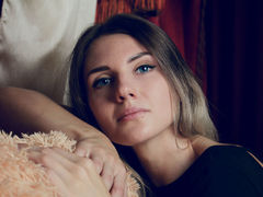 HarleyMoore - female with brown hair and  small tits webcam at LiveJasmin