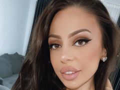 HayleeNewman - blond female with  big tits webcam at LiveJasmin