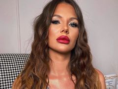BonnieHeaven - blond female with  big tits webcam at LiveJasmin