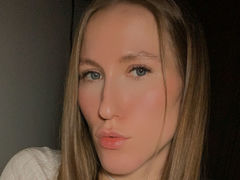 HazyPink from LiveJasmin