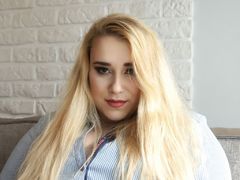 HaileyLush - blond female with  big tits webcam at xLoveCam