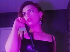 HeidyTonson - female with brown hair and  big tits webcam at LiveJasmin