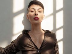 HellenRosse - female with black hair and  big tits webcam at LiveJasmin