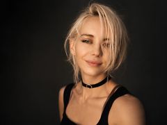 Loraxlux - blond female with  big tits webcam at xLoveCam