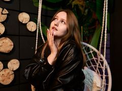 HelyPotter - blond female webcam at LiveJasmin