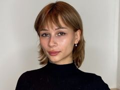 HenriettaClutter from LiveJasmin