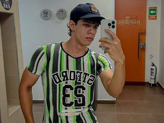 HenrySenni from LiveJasmin