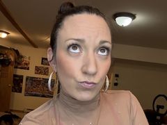 LuvliLadi - female with brown hair webcam at LiveJasmin