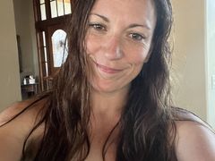 LuvliLadi - female with brown hair webcam at LiveJasmin