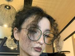 HildBenny from LiveJasmin