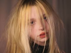 HildDryer - female with brown hair webcam at LiveJasmin