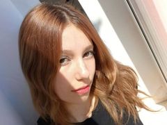 HoaSirna - female with brown hair webcam at LiveJasmin