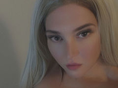 HollyComming from LiveJasmin