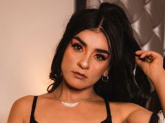 HollyReinold - female with black hair webcam at LiveJasmin