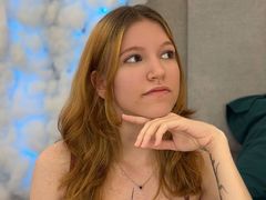 HopeGrey - female with brown hair webcam at LiveJasmin