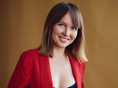 IconaDidi - female with red hair and  big tits webcam at LiveJasmin