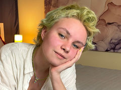 IlonaMaskin - female with red hair webcam at LiveJasmin