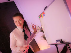 IreneColin - female with brown hair webcam at LiveJasmin
