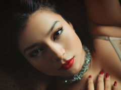 IrisRay - female with black hair webcam at LiveJasmin