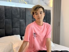 IronDante - male webcam at LiveJasmin