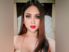 IsaRoyale - shemale with brown hair webcam at LiveJasmin