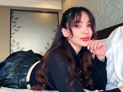 IsabelLior - female with brown hair webcam at LiveJasmin