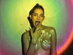 IsabellCruz - shemale with black hair webcam at LiveJasmin