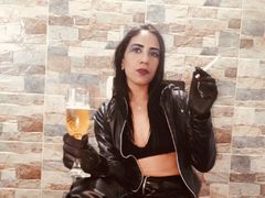 SamanthaVelazque - female with black hair webcam at LiveJasmin