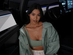 IsabellaMatters - female with brown hair webcam at LiveJasmin