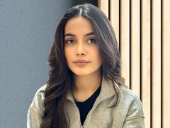 IsabellaMonro - female with brown hair webcam at LiveJasmin