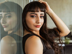 IsabellaSanders - female with brown hair and  small tits webcam at LiveJasmin