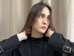 IsabelleKristan - female with brown hair webcam at LiveJasmin