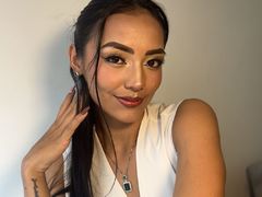 IsabelleRous - female with black hair and  small tits webcam at LiveJasmin
