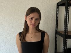 IsauraDegeston from LiveJasmin