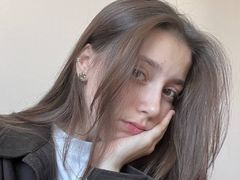 IsidraApfel from LiveJasmin