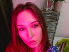 IslaRoot - female with brown hair webcam at LiveJasmin