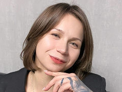 IssaBonet from LiveJasmin