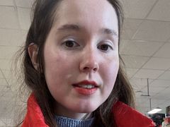 IvanaPezzano - female with brown hair webcam at LiveJasmin