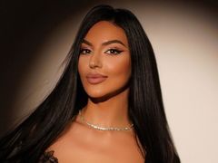 IzaBelle - female with black hair webcam at LiveJasmin