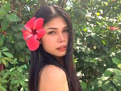 IzzyCollins - shemale with black hair webcam at LiveJasmin